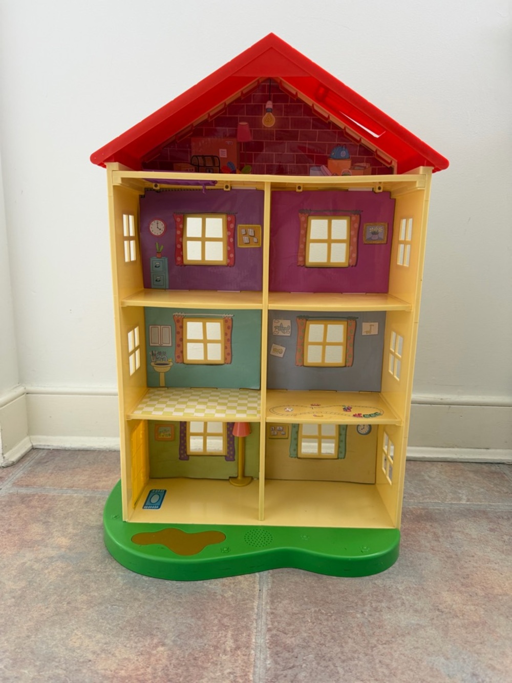 Peppa Pig Family & Friends Lights N Sounds Family House 4 Story Dollhouse Works